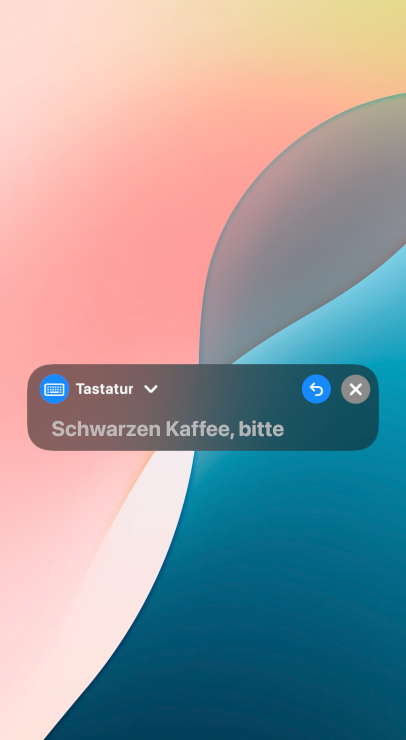 Feature „Live Sprachausgabe“, das den Text „Schwarzen Kaffee, bitte“ laut ausspricht.