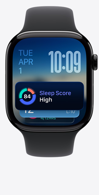 Apple Watch Series 11，拋光亮黑色鋁金屬錶殼，展示智慧型疊放、睡眠分數通知，右側設有數碼錶冠，配搭黑色運動錶帶