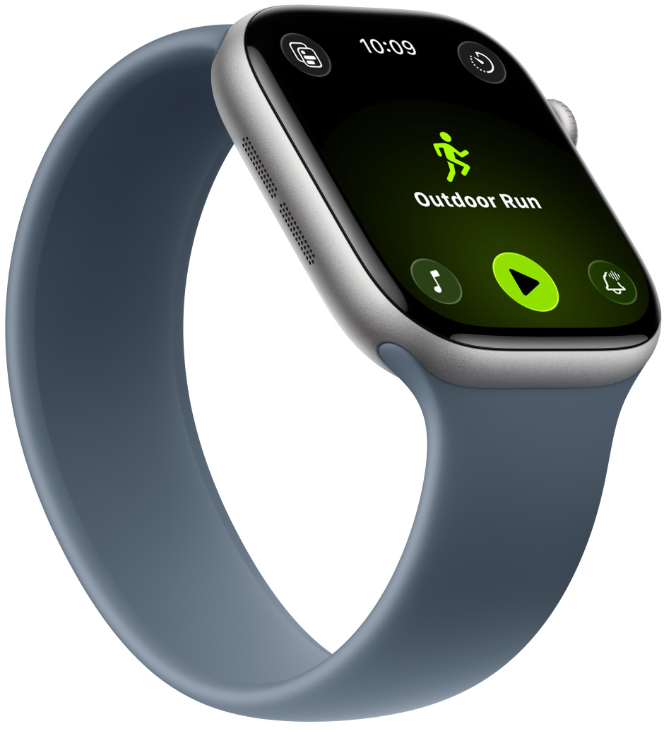 Apple Watch Series 11，太空灰色鋁金屬錶殼，展示户外跑步體能訓練，畫面底部顯示 Apple Music 控制項目；配搭錨鐵藍色單圈手環
