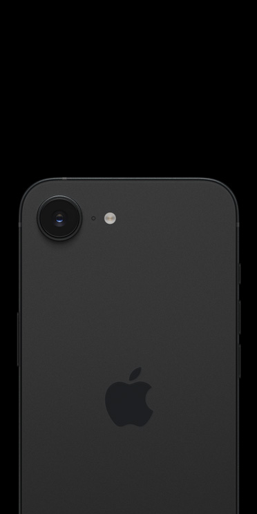 iPhone Air ve vesmírně černé, zadní strana s viditelnou vyspělou dvojitou fotosoustavou, objektivem 2 v 1, snímačem LiDAR, bleskem a mikrofonem