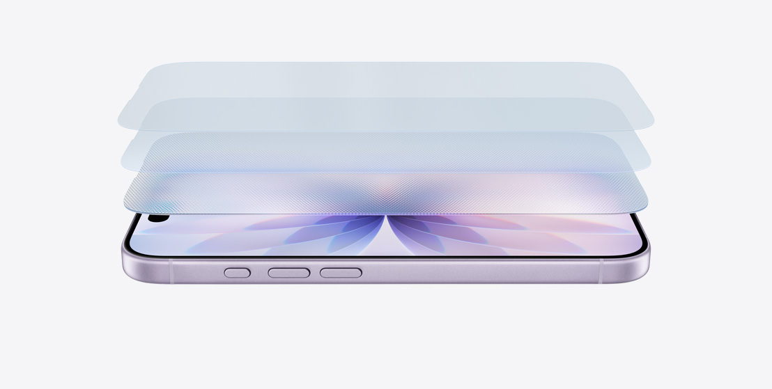 iPhone 17 in de kleur Lavendel, liggend met lange kant voor in beeld en lagen erboven die Ceramic Shield 2 voorstellen
