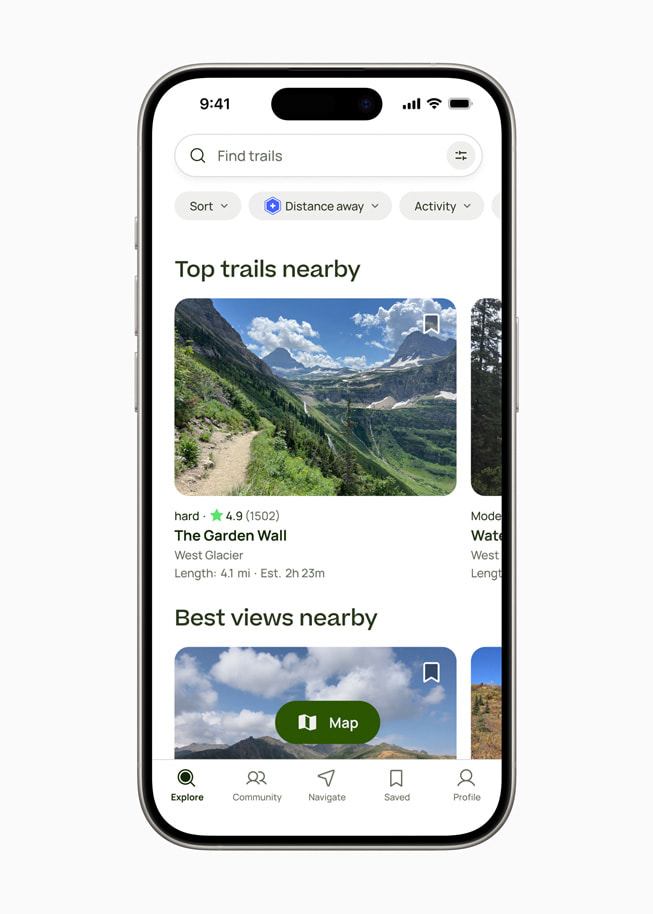 Utforsk-fanen i AllTrails-appen vist på iPhone 15 Pro.