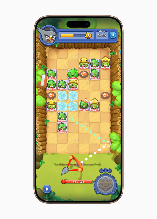 Grafika ze hry Angry Birds Bounce od vývojáře Rovio zobrazená na iPhonu 16 Pro Max