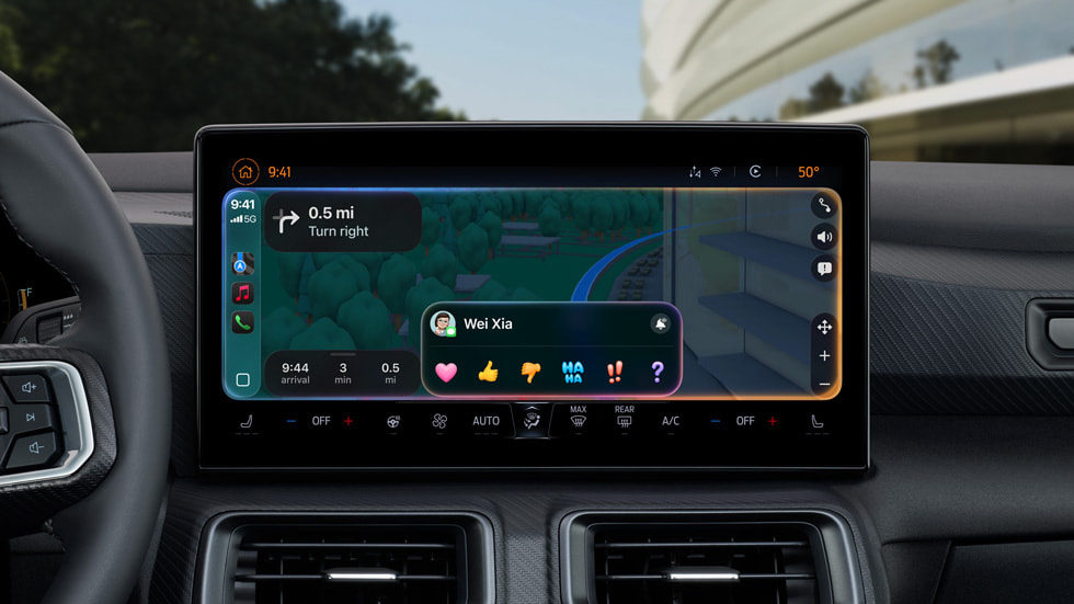 Hình ảnh Tapbacks trong Tin Nhắn trên CarPlay.