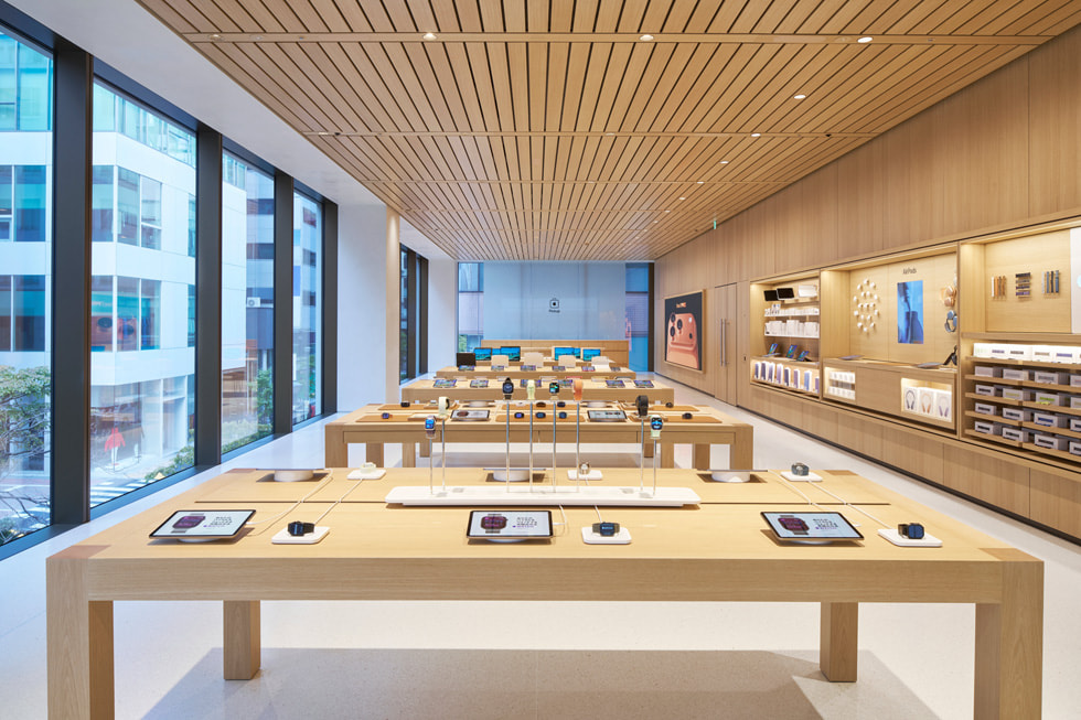 Apple Pickupエリアを含むApple 銀座の店内。