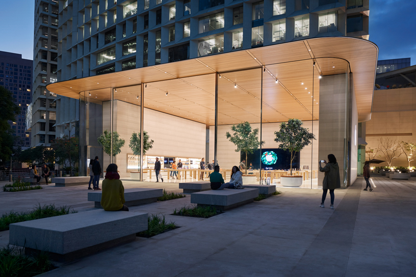 متجر Apple Antara.