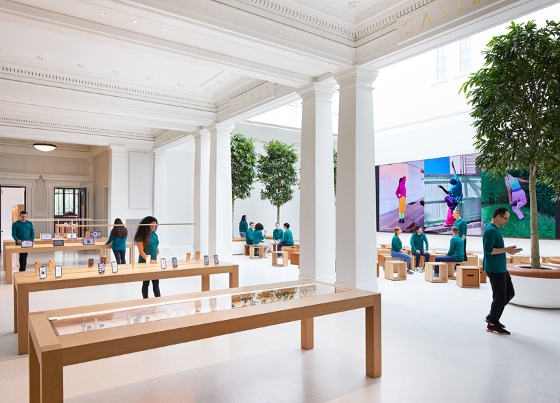 Interieur van Apple Carnegie Library.