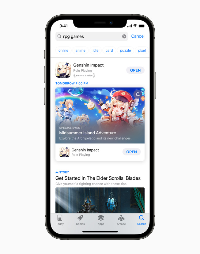 App Store의 RPG 게임을 보여주는 iPhone 12 Pro.