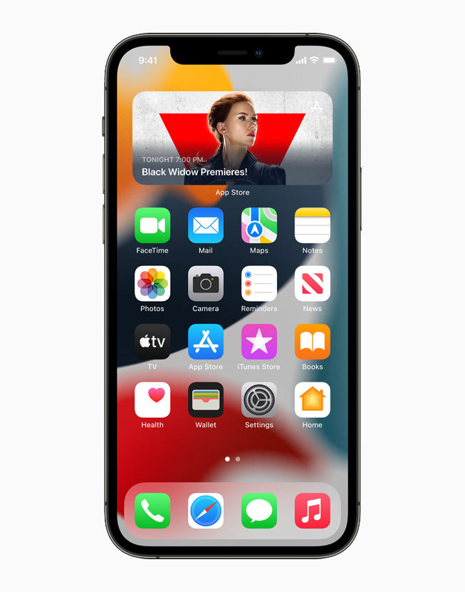 iOS 15 홈 화면의 새롭게 디자인된 위젯을 보여주는 iPhone 12 Pro.
