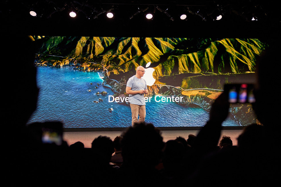Josh Tidsbury, Technology Evangelist, dans l’exceptionnel studio de diffusion de l’Apple Developer Center, baptisé Big Sur.