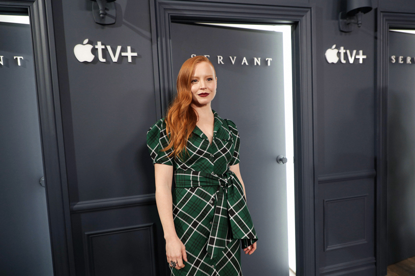 Lauren Ambrose til verdenspremieren på “Servant”.