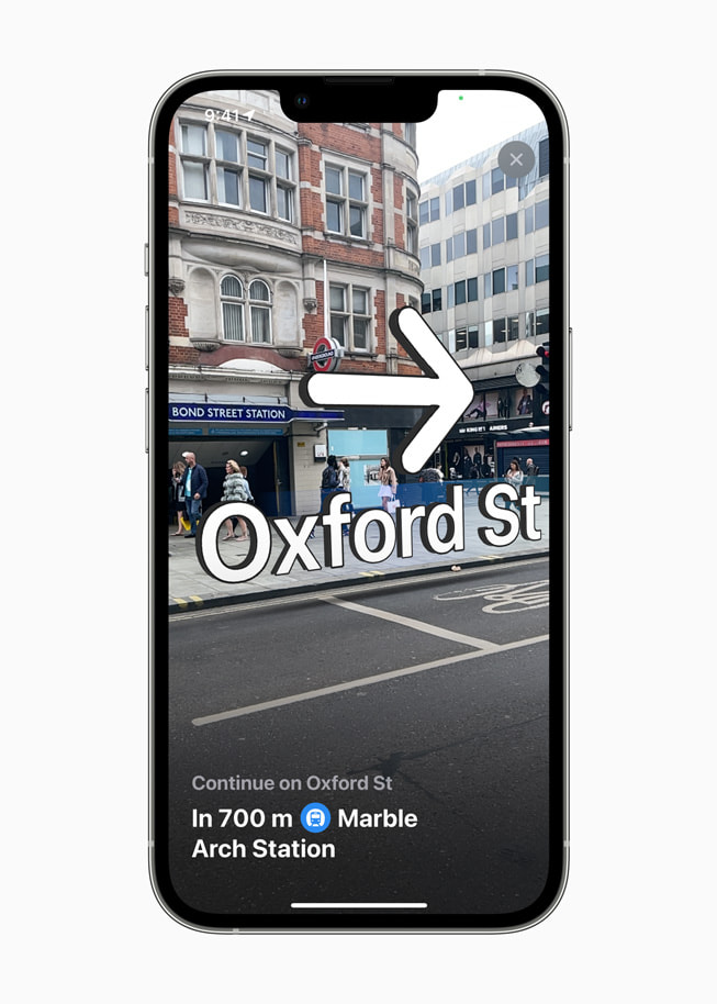 Korts trin-for-trin-vejledning til fodgængere i augmented reality på iPhone 13 Pro.