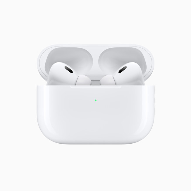 AirPods Pro (andre generasjon) vises i ladeetuiet.