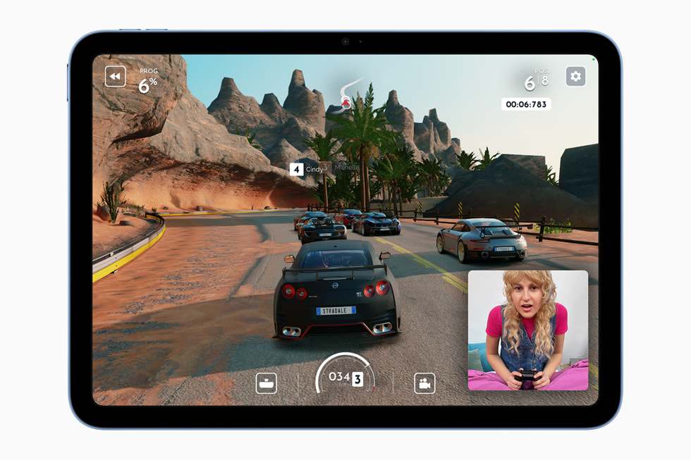 De nieuwe iPad waarop Gear.Club Stradale wordt gespeeld terwijl SharePlay actief is in FaceTime.