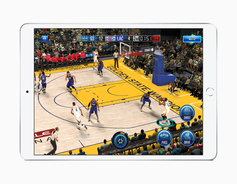 iPad Air’de NBA 2K iOS uygulaması.