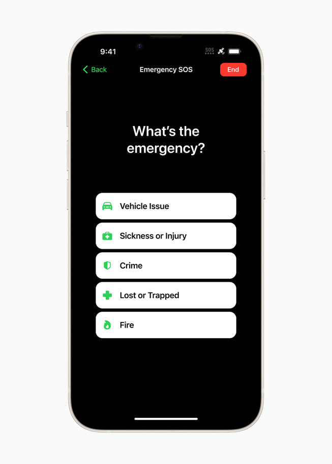 En Nødanrop (SOS)-skjerm på iPhone spør brukeren «Hva er nødssituasjonen?» og lar brukeren velge mellom «hendelse med bil eller kjøretøy», «sykdom eller skade», «forbrytelse», «gått vill eller sitter fast» eller «brann».
