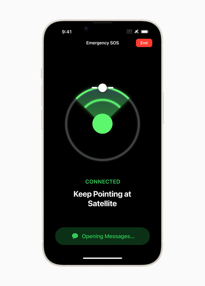 Nødanrop (SOS)-skjermen på iPhone forteller brukeren hvor vedkommende skal peke telefonen for å få kontakt med en satellitt.
