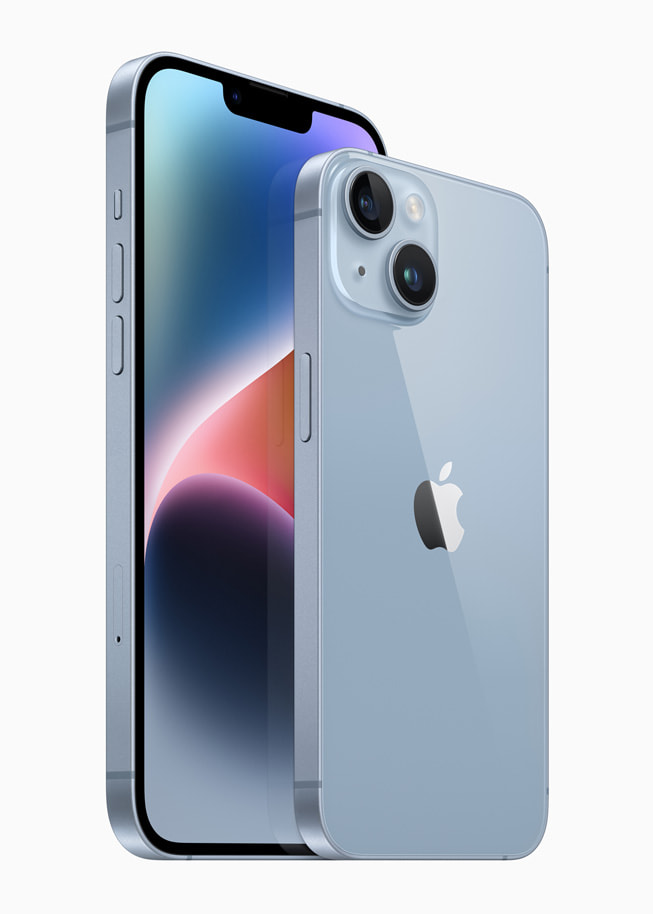 iPhone 14 og iPhone 14 Plus vist i finishen blå.