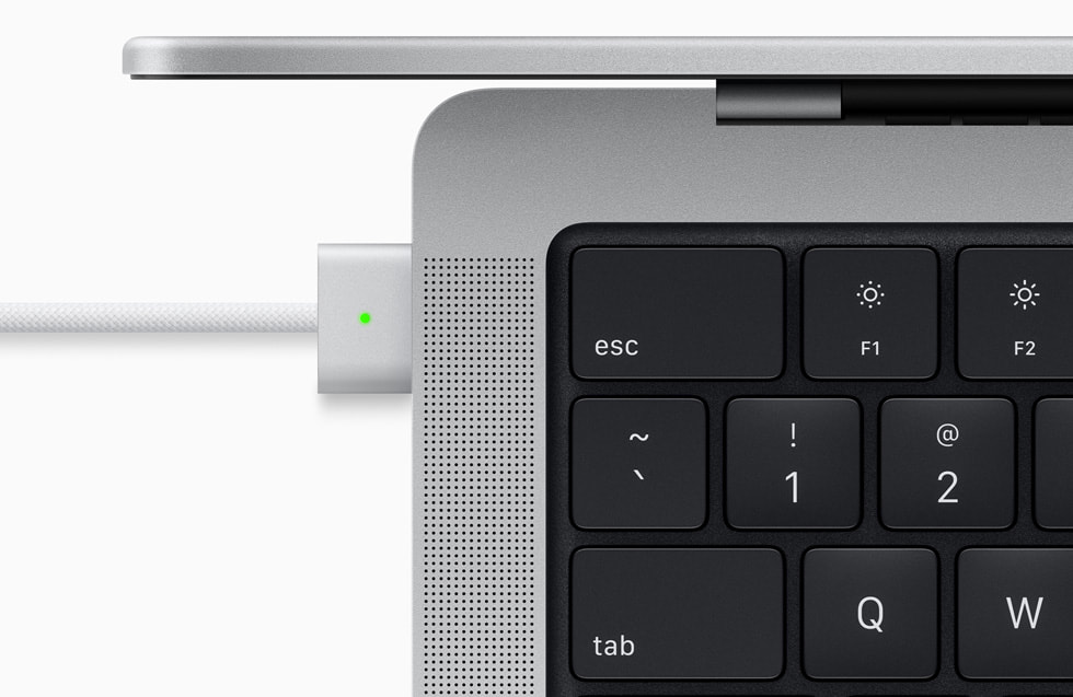 MagSafe 3 vises på MacBook Pro.