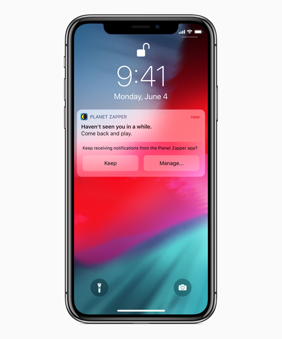 iPhone X ekranı, Planet Zapper uygulamasından bildirimler ve uygulamayla ilgili bildirimleri yönetmek için Siri Önerileri’ni gösteriyor.