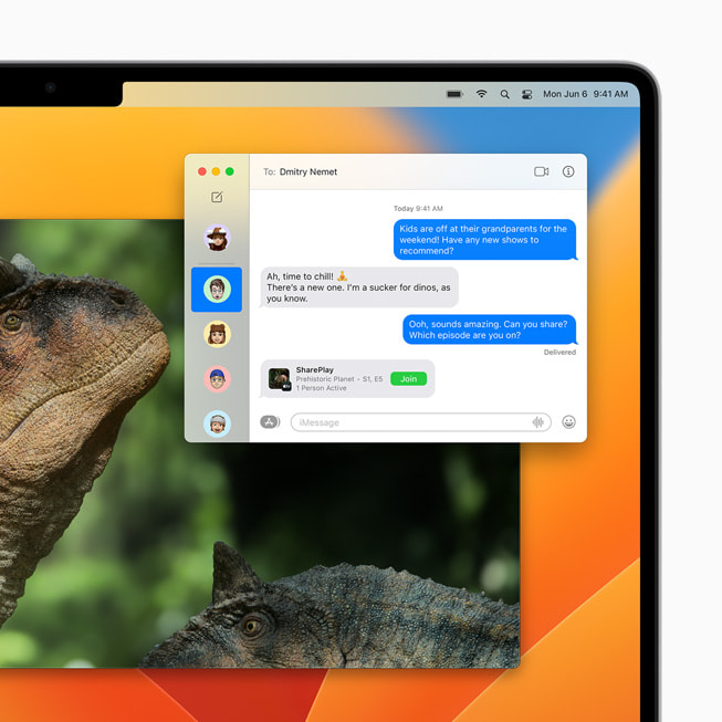 MacBook Pro’daki Mesajlar uygulamasında bir Apple TV SharePlay oturumu.