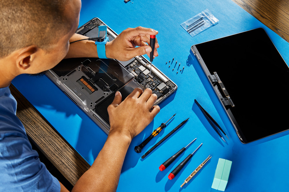 Self Service-reparatie van een MacBook.