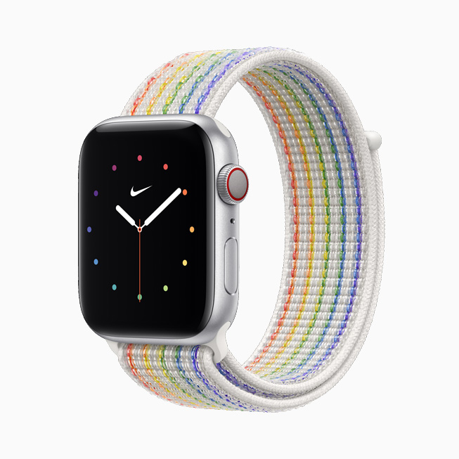 Apple Watch Nike için Pride Edition Spor Loop ve Pride kadranının yandan görünümü.