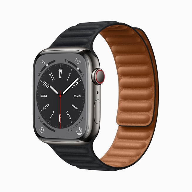 Nye Apple Watch Series 8 av rustfritt stål i grafitt.