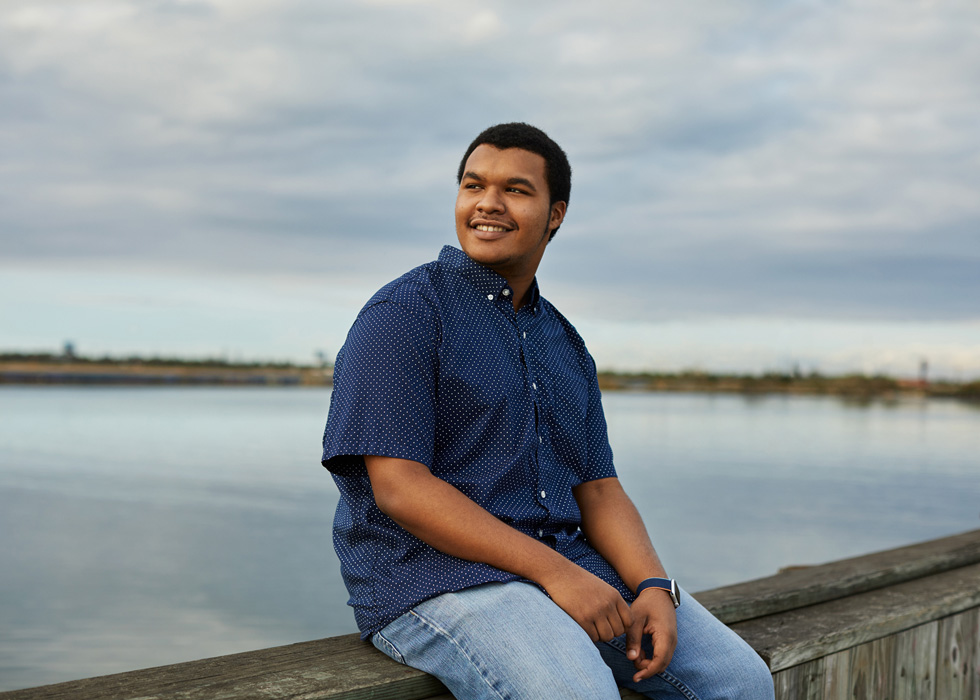 Ahmad Brown, un estudiante del Laboratorio de Diseño del Boys & Girls Club en Atlantic City. 
